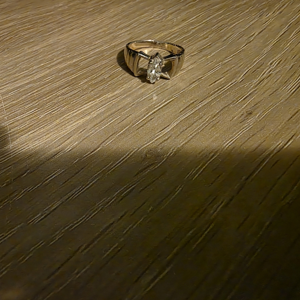 Elegant 925 sterling siver Ring with Cubic Stone